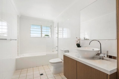 Nautilus On The Hill - Airlie Beach - Accommodation Tasmania 24