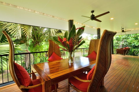 Misty Mountains Rainforest Retreat - Accommodation Tasmania 9