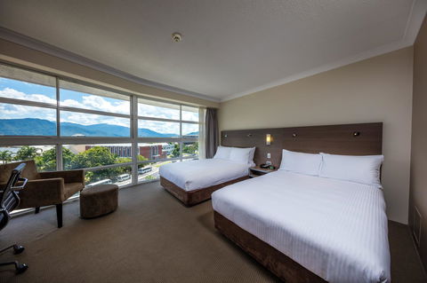 DoubleTree By Hilton Cairns - Accommodation Tasmania 16