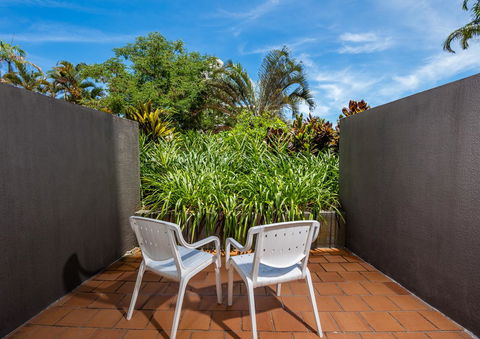DoubleTree By Hilton Cairns - Accommodation Tasmania 32
