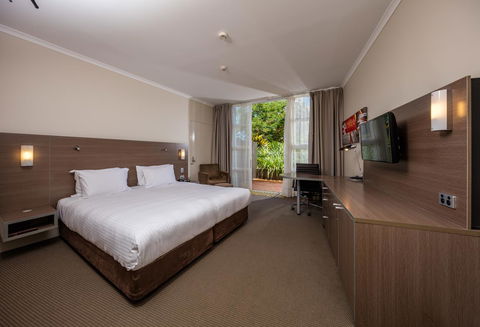 DoubleTree By Hilton Cairns - Accommodation Tasmania 22