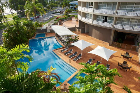 DoubleTree By Hilton Cairns - Accommodation Tasmania 2