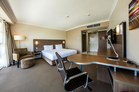 DoubleTree By Hilton Cairns - Accommodation Tasmania 21