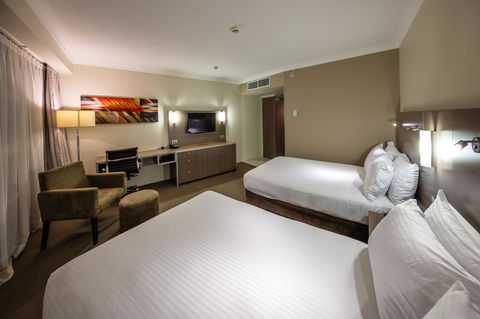 DoubleTree By Hilton Cairns - Accommodation Tasmania 13