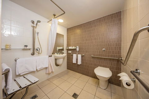 DoubleTree By Hilton Cairns - Accommodation Tasmania 34