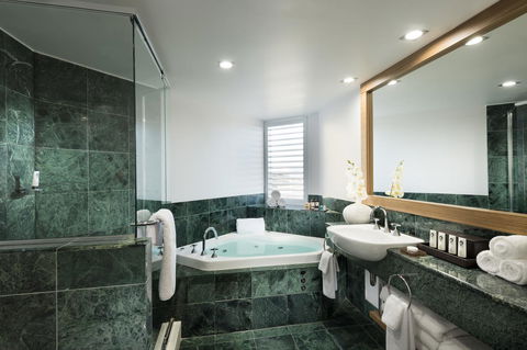 Sofitel Gold Coast Broadbeach - Accommodation Tasmania 4