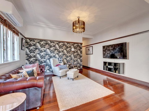 Anville Court - Accommodation Tasmania 3