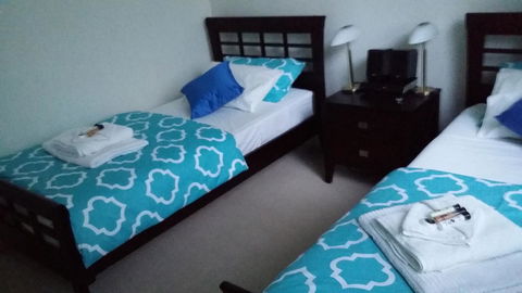 Sutton's Beach Unit - Accommodation Tasmania 16
