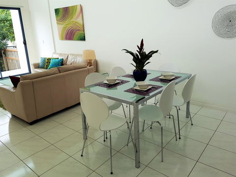 Sutton's Beach Unit - Accommodation Tasmania 4