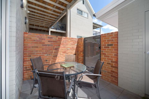 Waterstreet Apartment - Accommodation Tasmania 1
