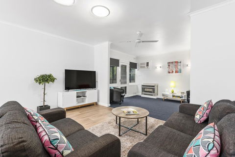 Wattle Grove Villa - Accommodation Tasmania 3