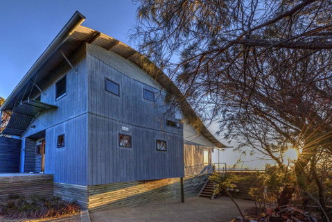 Waves - Accommodation Tasmania 3