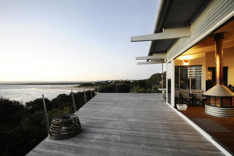 Waves - Accommodation Tasmania 2
