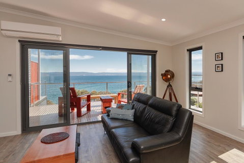 Whale Watcher 2 - Accommodation Tasmania 1