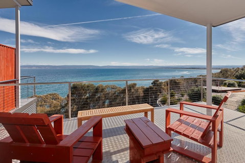 Whale Watcher 2 - Accommodation Tasmania 0
