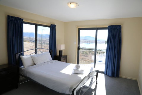 Whistler 4 - Accommodation Tasmania 2