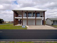 White Caps BB Apartment