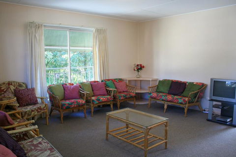 WHITE DOLPHIN, UNIT 5 - Accommodation Tasmania 2
