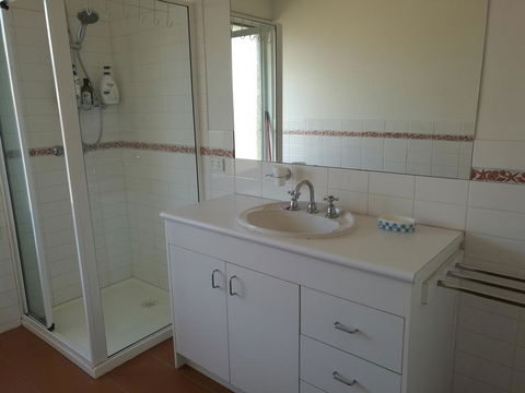 Whole Storey 2 Bedrooms+Kitchen+Living Room In Glen Waverley - Accommodation Tasmania 1