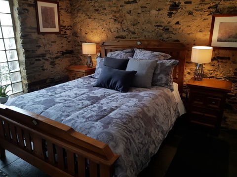 William Hunt's Retreat - Redwood Studio - Accommodation Tasmania 2