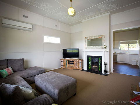 Wine Country Cottage Located Right At The Hunter Valley Gateway, Close To Everything - Accommodation Tasmania 1