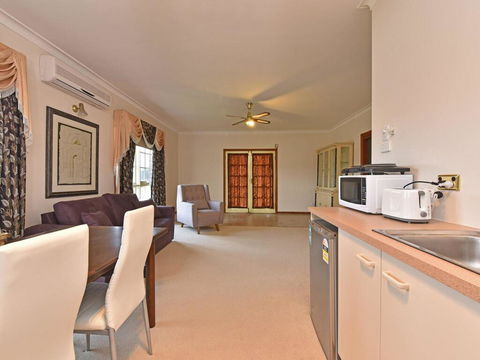 Wine Country Homestead 1br Studio - Accommodation Tasmania 2