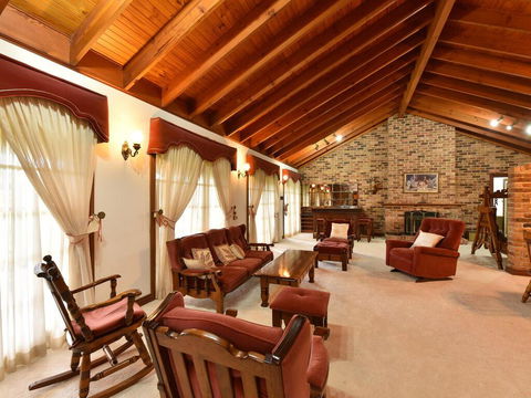 Wine Country Homestead 4-6br House - Accommodation Tasmania 1