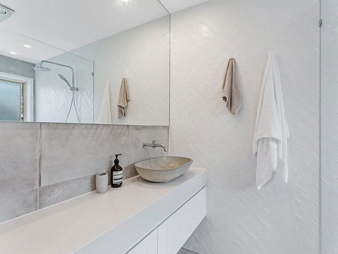 Wirragulla, 10 Marty Avenue - Stylish Modern House With Ducted Air Con & WIFI - Accommodation Tasmania 1