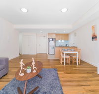 Wolli Creek Airport Serviced 2 Bedroom Apartment - Accommodation Tasmania