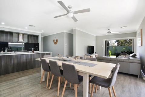 Wowly Waters - Pet Friendly - 1 Min Walk To Beach - Accommodation Tasmania 2
