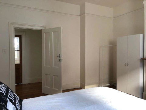 Your Home In Sandy Bay - Accommodation Tasmania 3