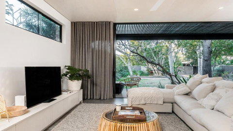 Your Luxury Escape - Tallowood - Suffolk Park - Accommodation Tasmania 3
