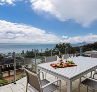 Maison de la mer 30 Mulubinda Parade - luxurious linen aircon and panoramic views - Accommodation Tasmania