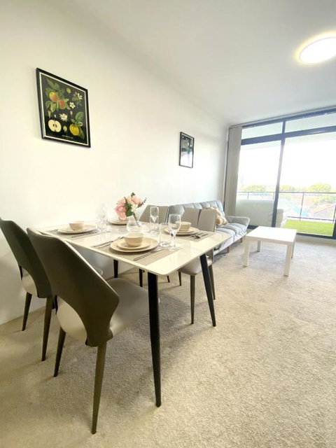 A Cozy 2B2B Apartment Near Airport & Train Station - Accommodation Tasmania 1