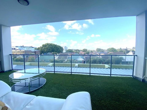A Cozy 2B2B Apartment Near Airport & Train Station - Accommodation Tasmania 3
