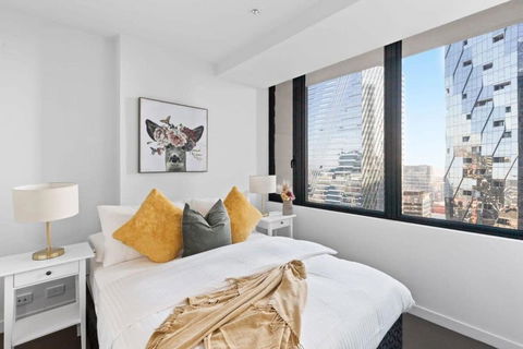A 2BR Apt With City Views Next To Southern Cross - Accommodation Tasmania 0