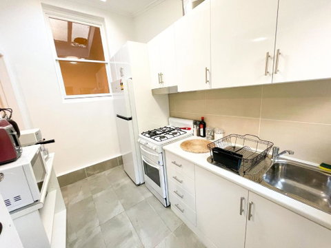 A Beautiful Terrace House With Parking & Courtyard - Accommodation Tasmania 2