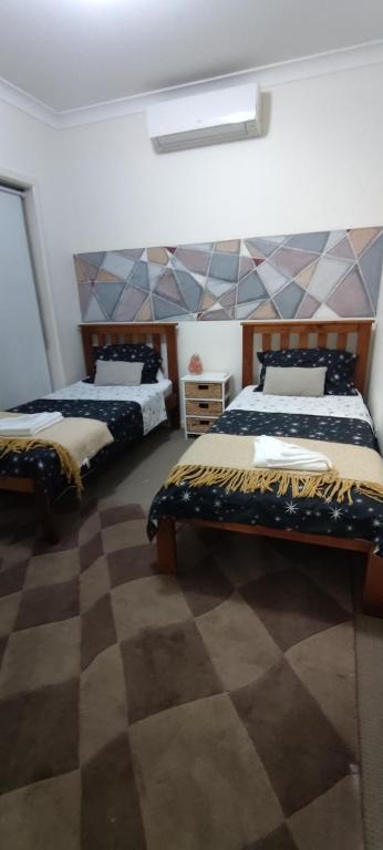 A Cosy Villa, Close To All Essentials - Accommodation Tasmania 0