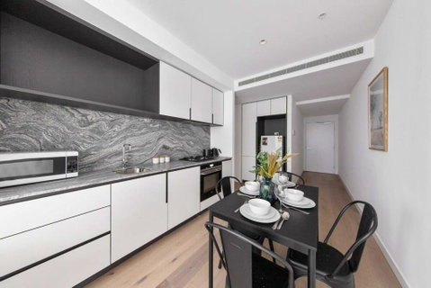 A Lux & Modern Apt Next To Southern Cross Station - Accommodation Tasmania 0