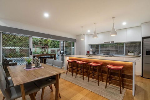 A Perfect Stay - Byron Sunrise - Heated Pool - Accommodation Tasmania 1