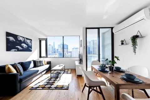 A Spacious & Chic Home Next To Southern Cross - Accommodation Tasmania 0