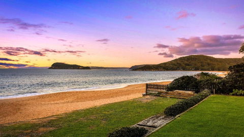 Absolute Beachfront On Stunning Pearl Beach - Accommodation Tasmania 3