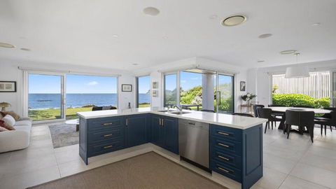 Absolute Beachfront On Stunning Pearl Beach - Accommodation Tasmania 2