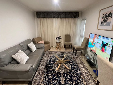 ADELAIDE CBD APARTMENT - 3BR, 2BATH & CARPARK - Accommodation Tasmania 1