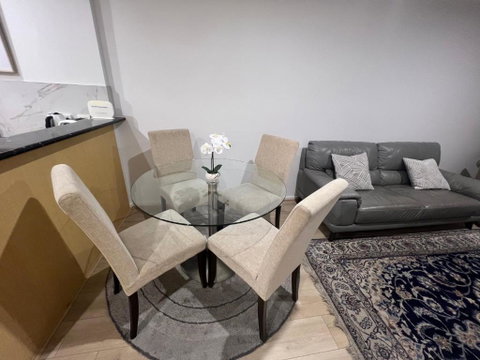 ADELAIDE CBD APARTMENT - 3BR, 2BATH & CARPARK - Accommodation Tasmania 4