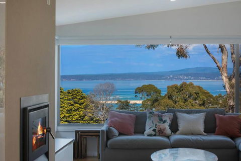 ADS On Collins - 4 Bedroom And Pet Friendly - Accommodation Tasmania 0