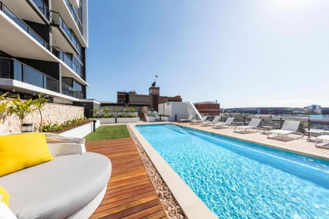 Amazing 2BR Delicate Apt, 1min To Train Station - Accommodation Tasmania 0