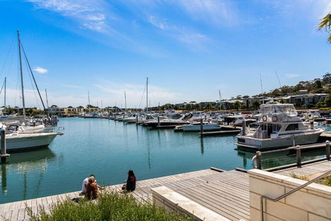 Anchorage Villa - Pet Friendly Marina Townhouse By The Beach - Accommodation Tasmania 2