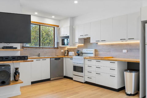 Apollo Unit 4 - Ground Floor - Block A - Accommodation Tasmania 2