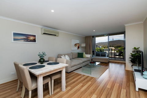 Avenue 16 - Accommodation Tasmania 1
